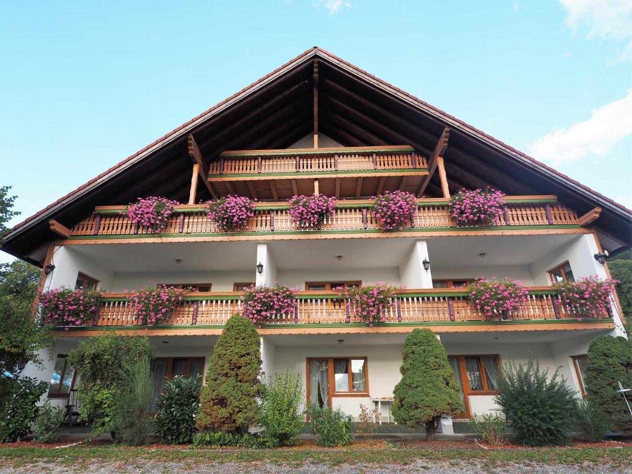 Landgasthof Zum Schwarzen Grat Isny im Allgäu Екстериор снимка
